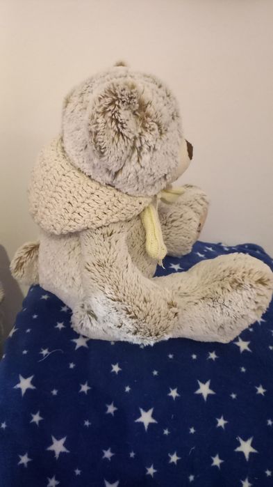 Urso de peluche tamanho médio e a dizer adoro- te