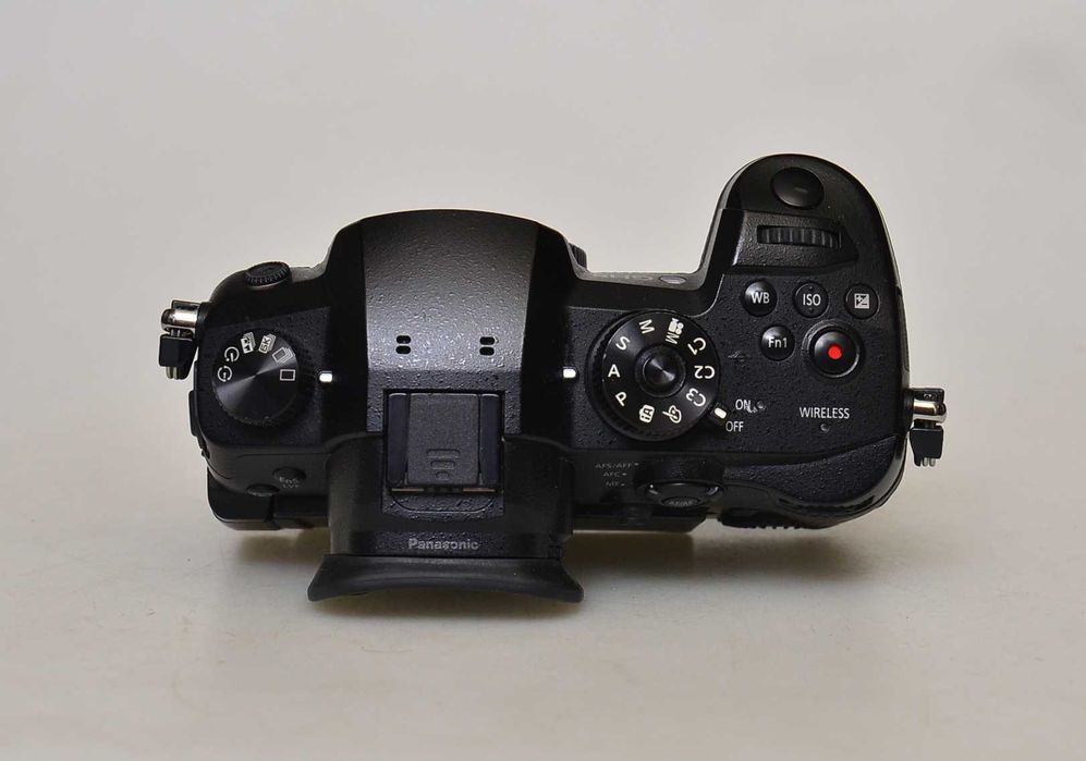Aparat fotograficzny PANASONIC LUMIX DC-GH5 BODY