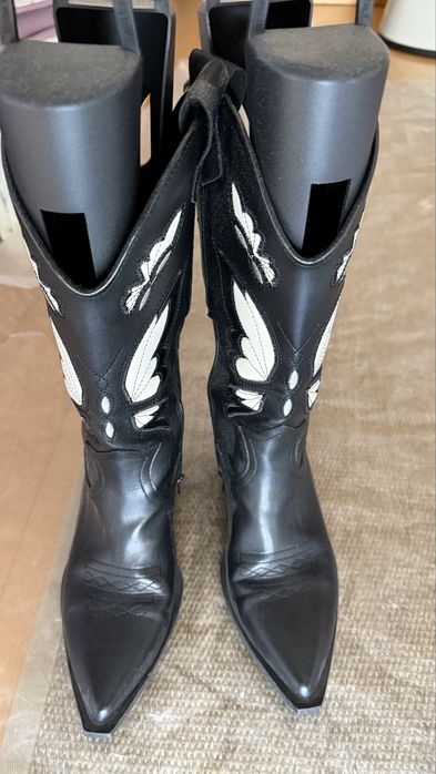 Botas texanas pretas e brancas em otimo estado