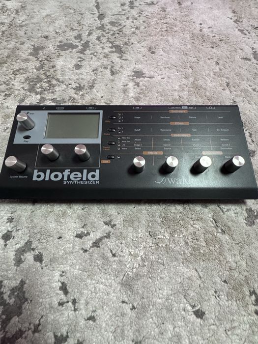Аналоговый синтезатор Waldorf Blofeld Black