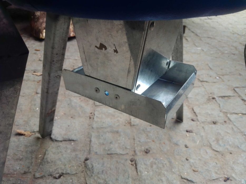 Comedouro Milho Galinhas Antidesperdicio