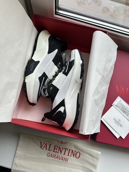 Кроссовки Valentino