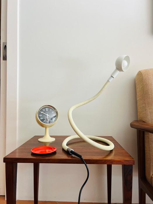 Candeeiro branco Hebi vintage - braço extra longo