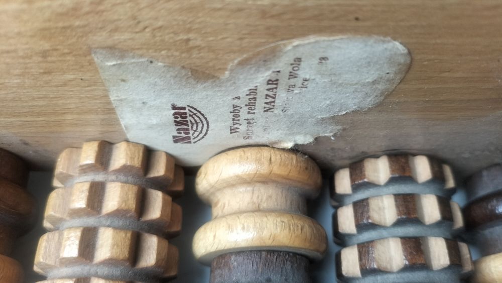 Masażer do stóp drewniany