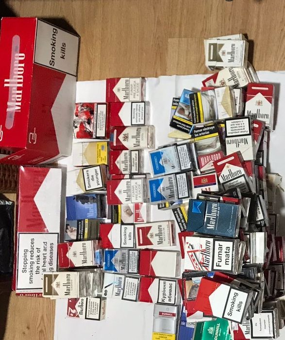 Colecionadores de maços e caixas vazias tabaco