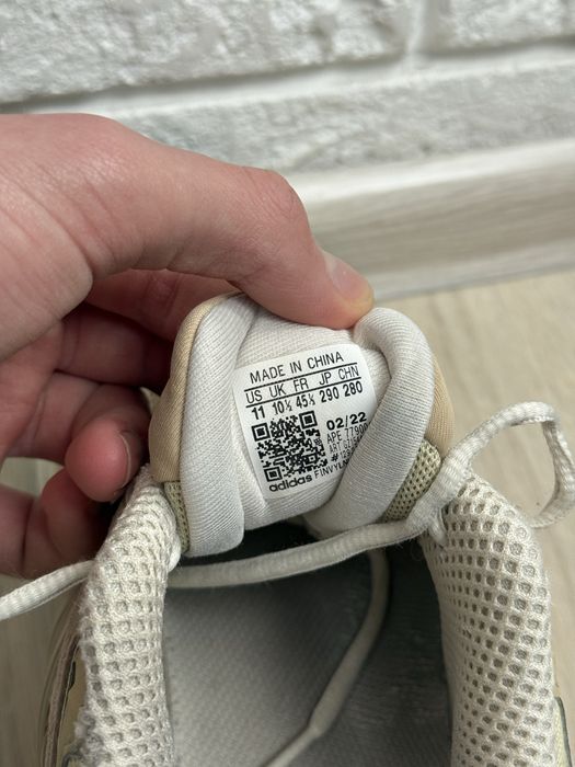 Кросівки Adidas Response CL