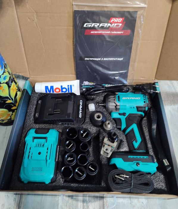 Акумуляторний гайковерт GRAND АГ-700BL HS 700Нм ударний 20В для авто