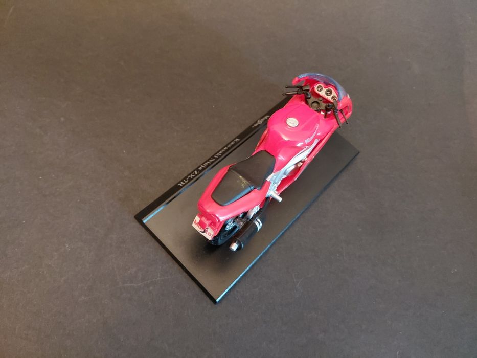 Miniatura Kawasaki Ninja ZX 7R