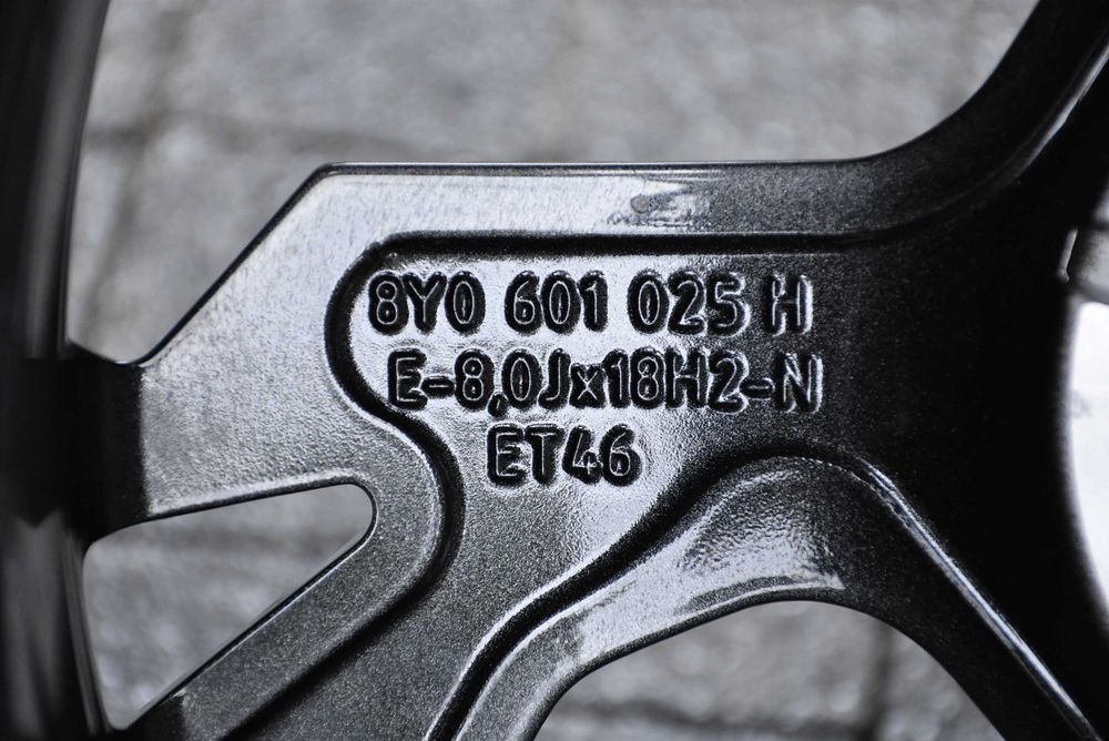 Nowe koła zimowe Audi A3 8Y 8V 8P 18" NOWE Pirelli 2024r OEM