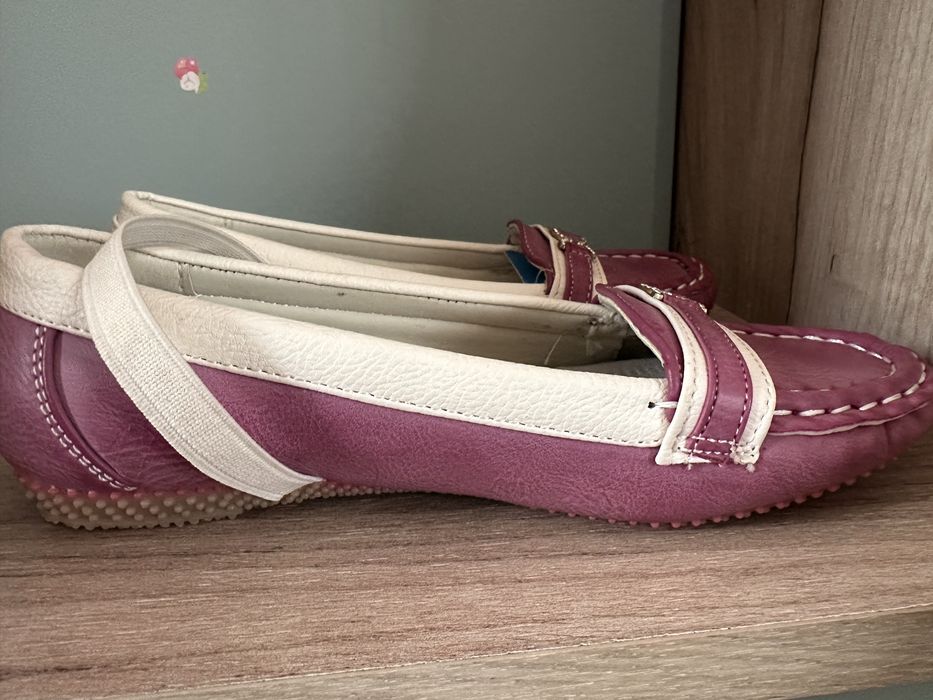 Продам нові туфельки на дівчинку