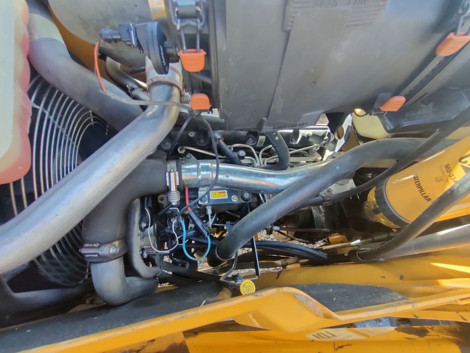 CAT 428(432)F2  2018г.в.