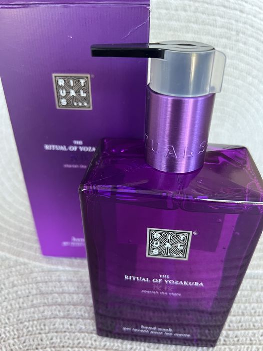 Rituals Yozakura mydło 300 ml szklana butelka