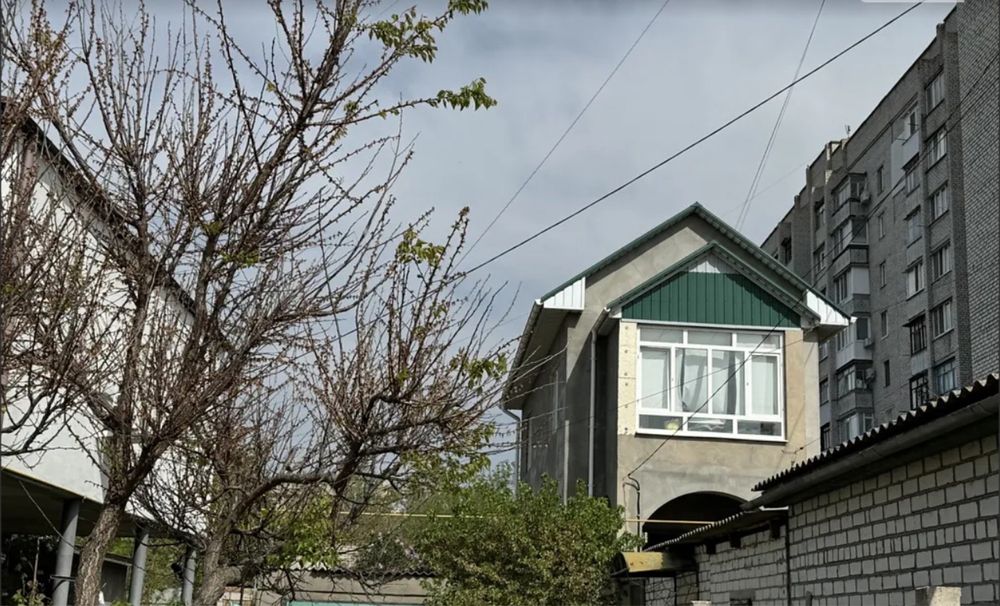 Продаж двоповерхового будинку в Центрі! Є світло