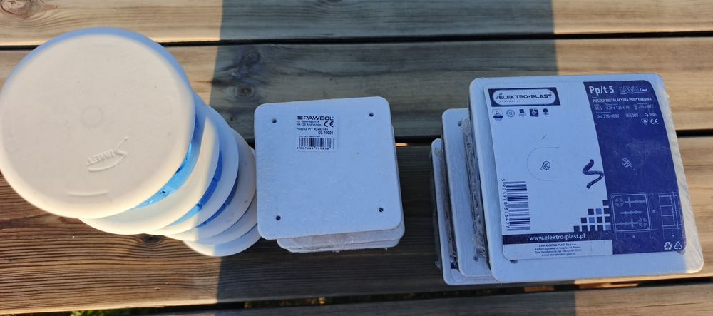 Sprzedam puszki instalacyjne