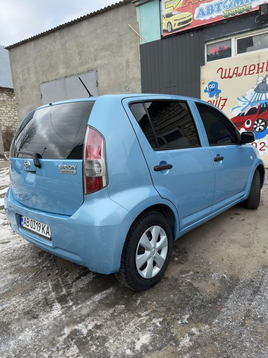 Дайхатсу Сирион Daihatsu Sirion
