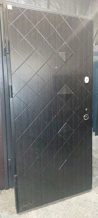 Нові бу уцінка вхідні металеві двері входные металлические двери