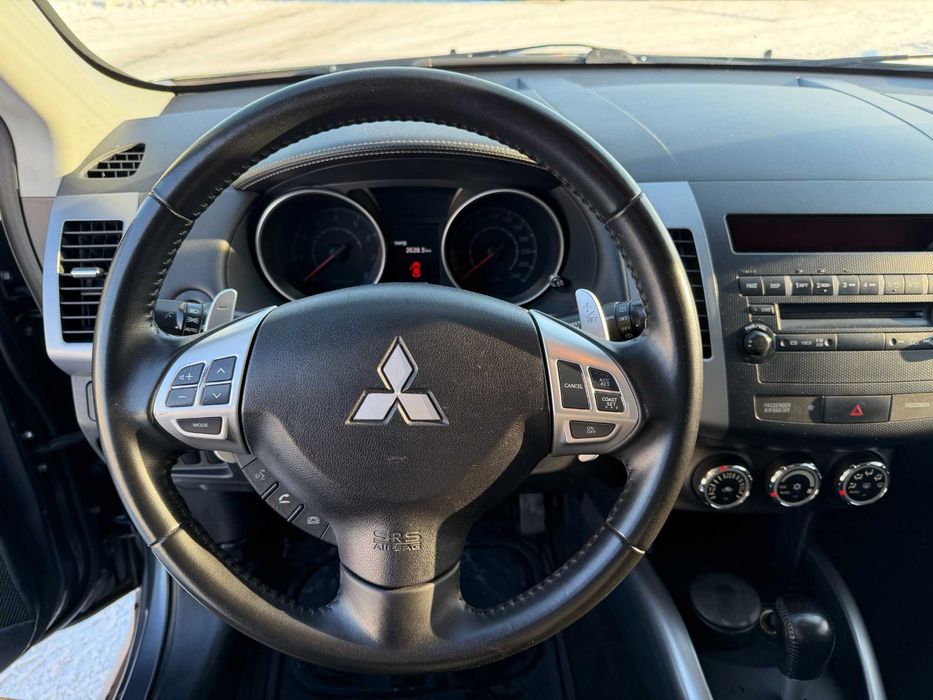Mitsubishi Outlander XL 2012 2.4 бензин
