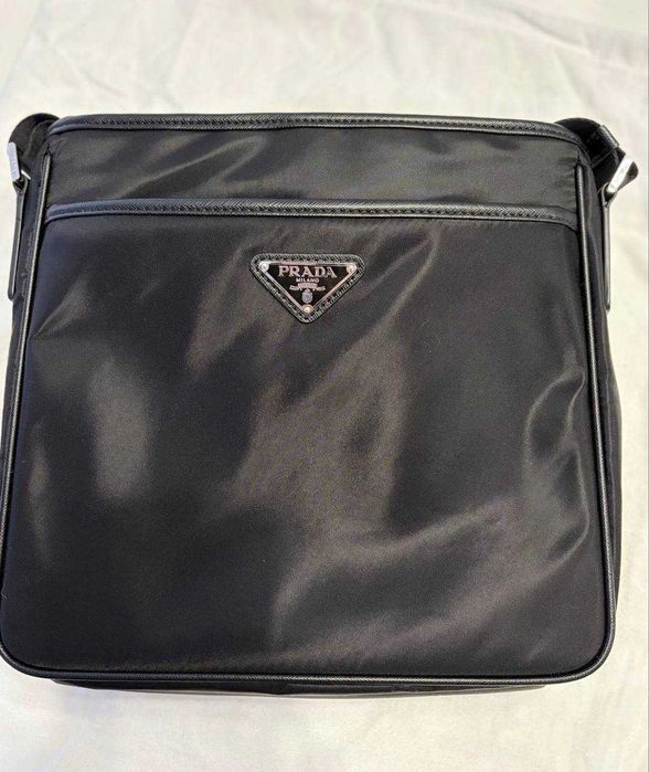 Оригінальна чоловіча сумка Prada