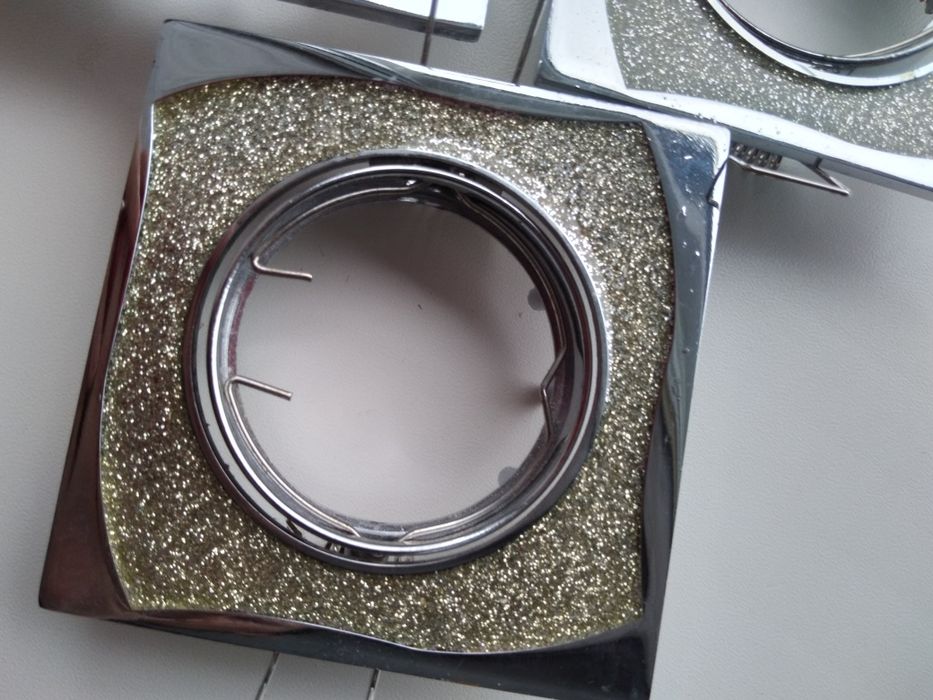 Продам світильники точечні