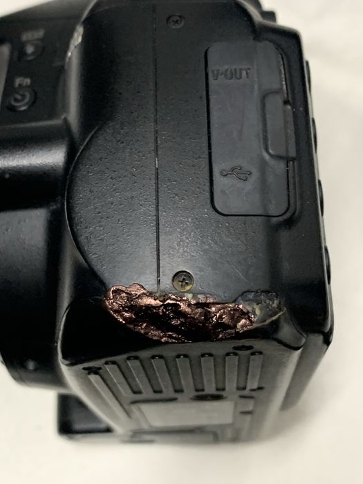 Nikon d3000 повний комплект