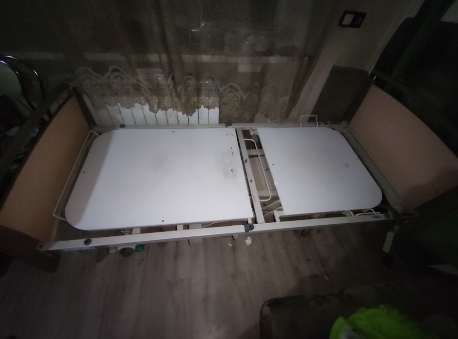 Медицинская кровать