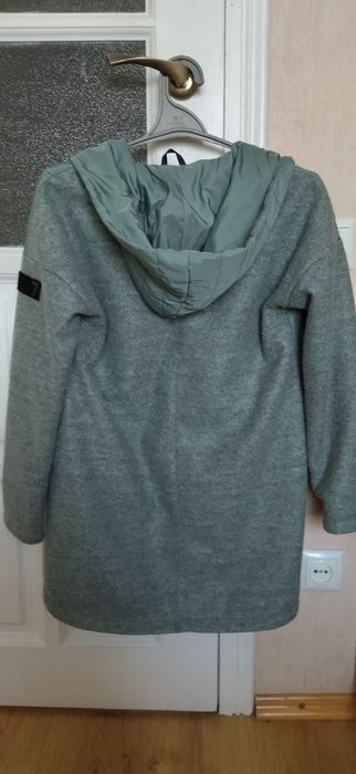 Продаю курточку весна осінь