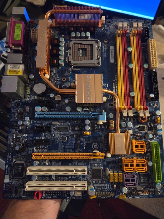 Gigabyte GA-965P-DS4 – Intel LGA775 uszkodzona, na części