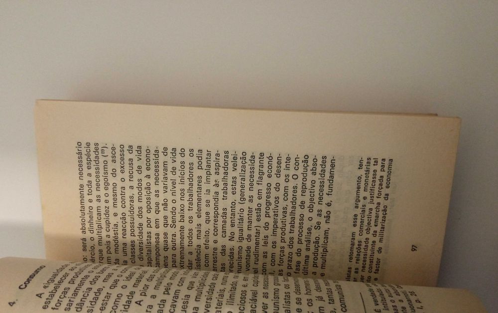 O Marxismo contra o Comunismo igualitário, de L. Pozina
