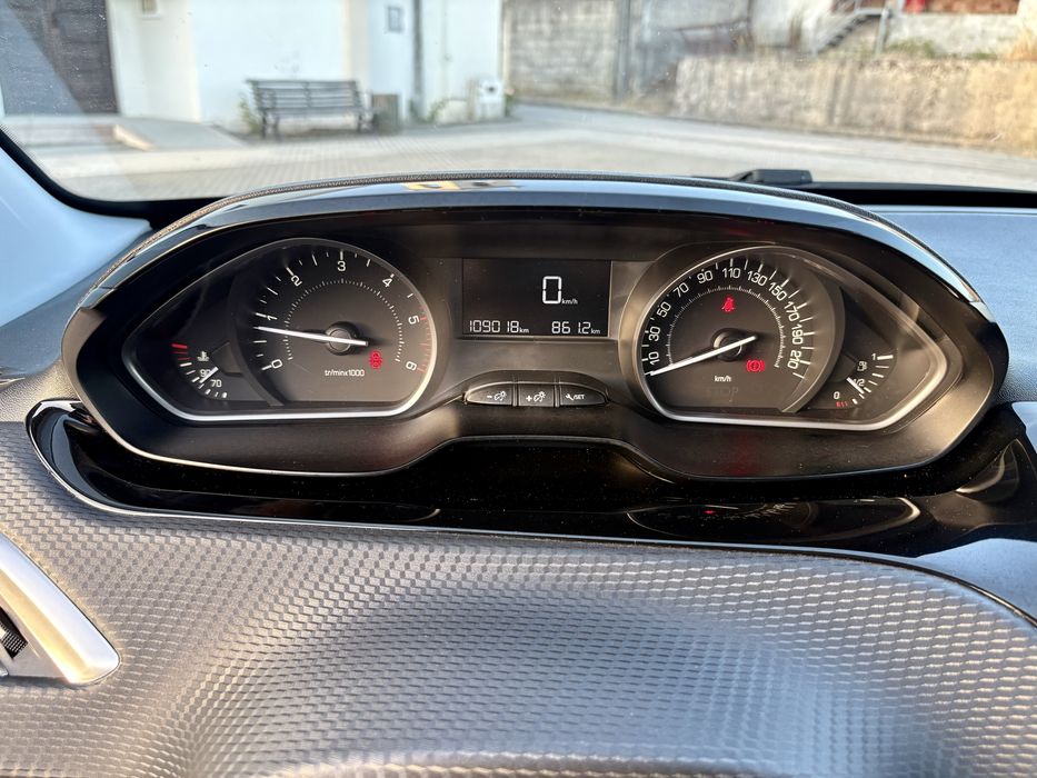 Peugeot 208 — fotografia 8