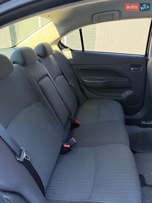 mitsubishi attrage 2015
