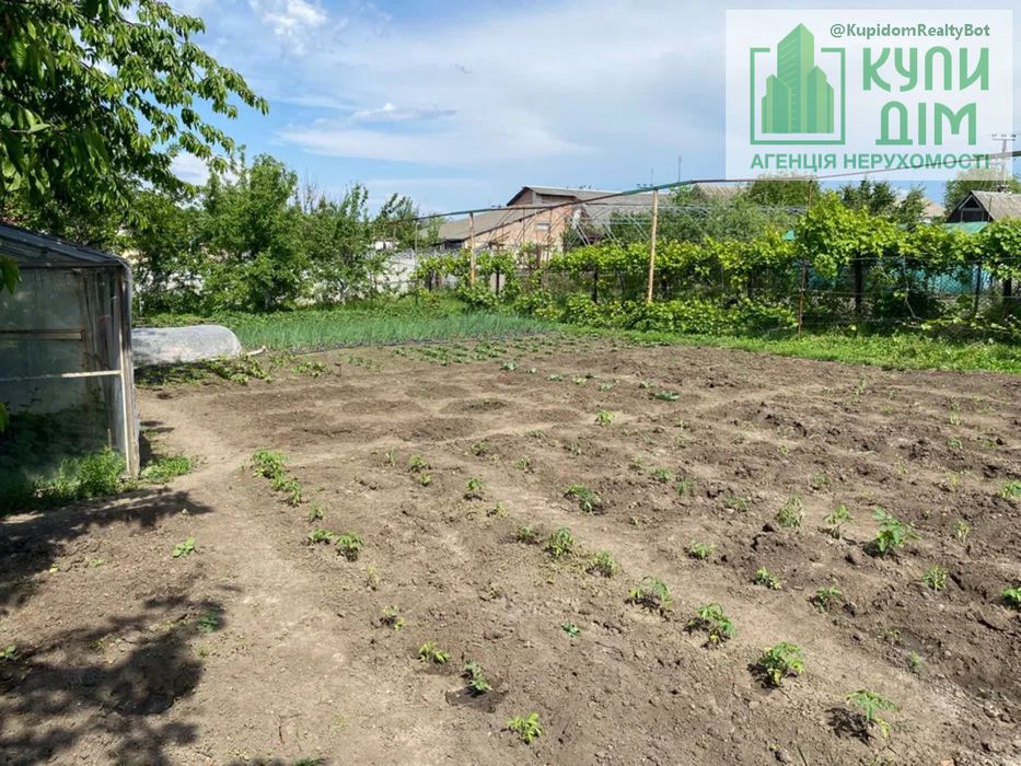 Продам двохповерховий будинок в м.Знам'янка