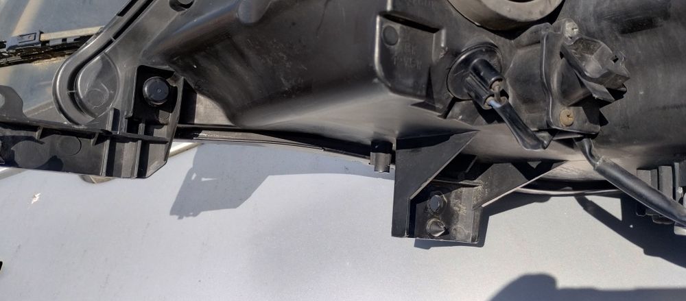 Фара  правая  ксенон. Mitsubishi Outlander XL. 2006 -09.