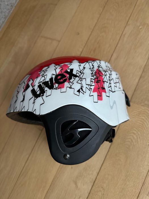 Używany kask narciarski juniorski Uvex