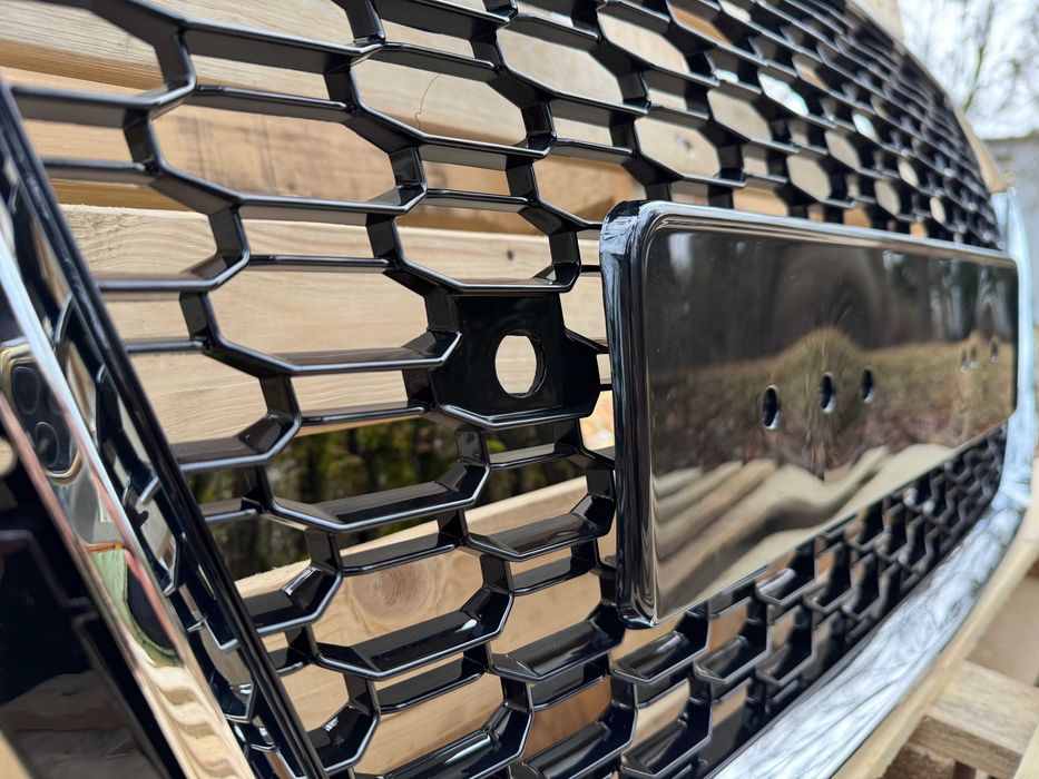 Grill Atrapa A4 B9 15-19 styl RS4 CHROME (z kamerom)