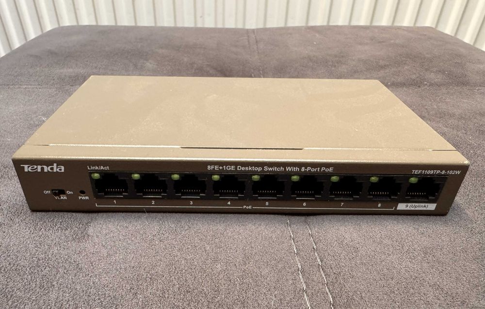 Switch Tenda TEF1109TP-8-102W 8xPoE, 1x Uplink