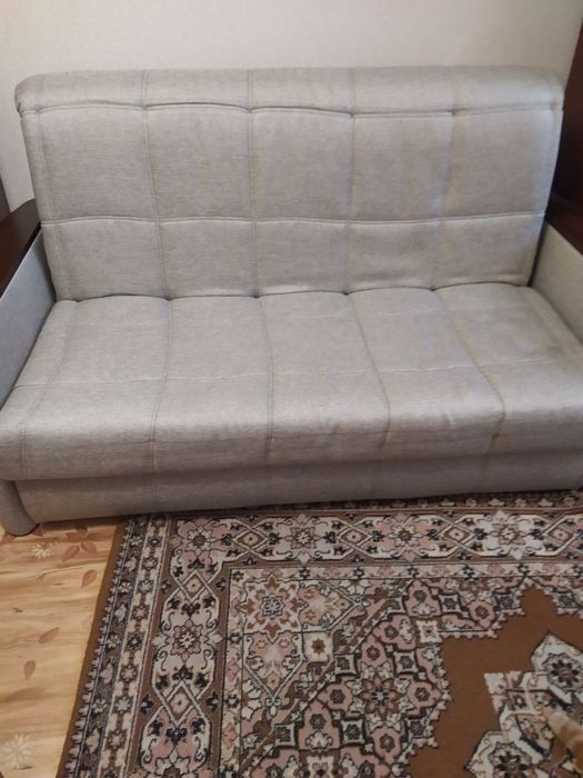 Продам диван в гарному стані