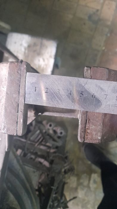 Тиски слесарные.