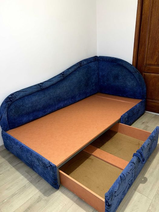 Продам ліжко диван з м'якою спинкою