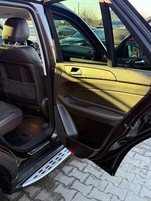 продам власний офіційний автомобіль !!!