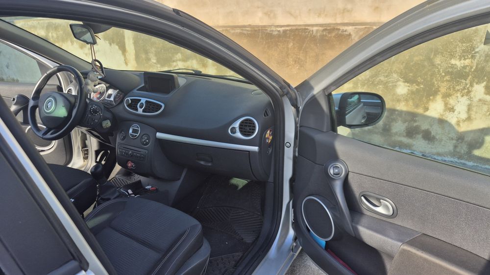 Renault Clio 1.2 Dynamic Rio Maior • OLX.pt