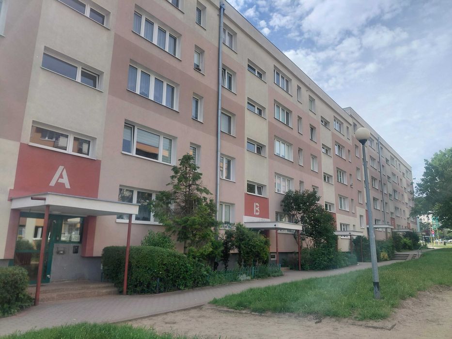 Tanio!!3 pokoje,parter,piwnica-57 metrów
