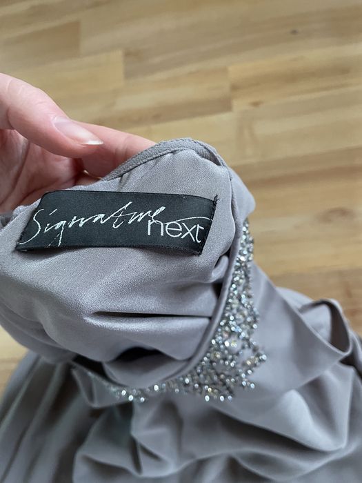 szara sukienka next signature
