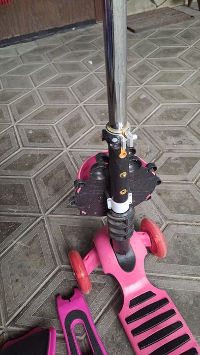 Продам самокат дитячий