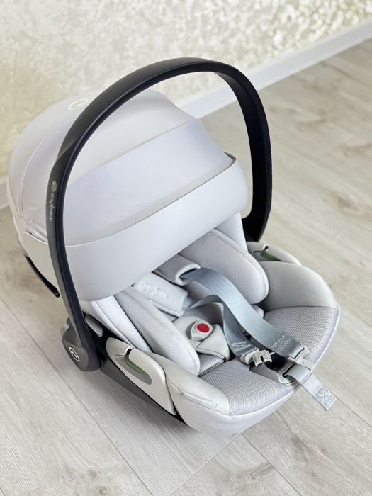 Cybex Cloud T Plus Off White