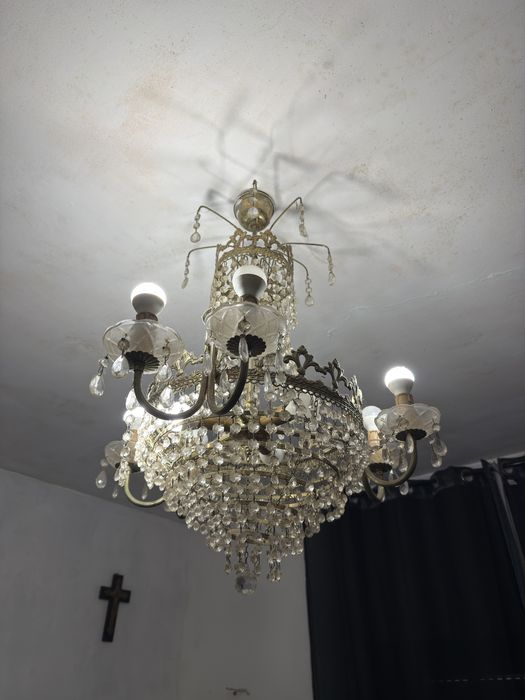 Vendo dois lustres de cristal