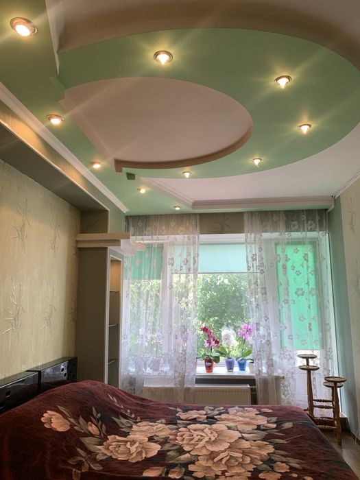 Продам 3к Шкільна 22а Петропавлівська Борщагівкa та  гараж