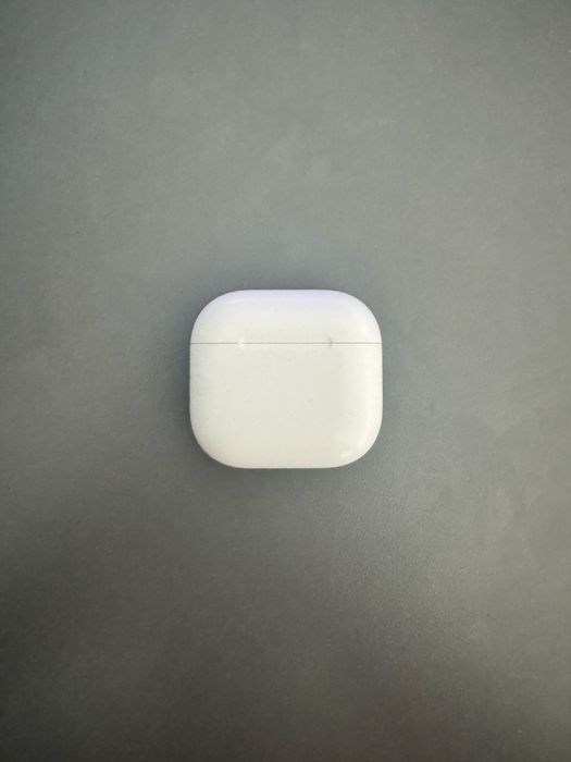 AirPods 4 ANC оригінальний зарядний кейс футляр / Case A3059