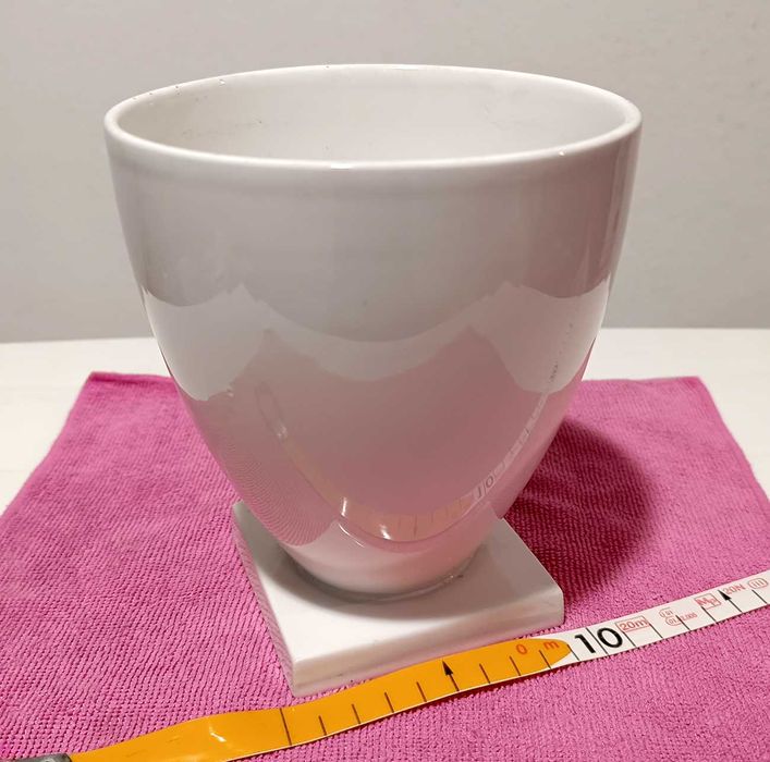 Vaso Redondo Branco para Jardim/Decoração com Base Quadrada