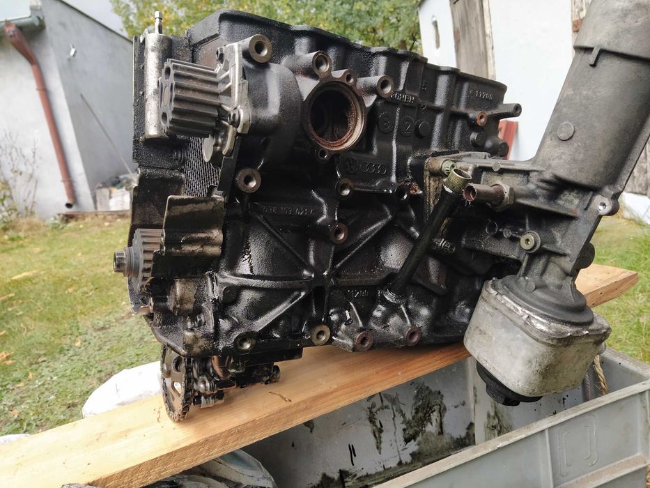 Blok silnika  VW Golf 1.9 TDI