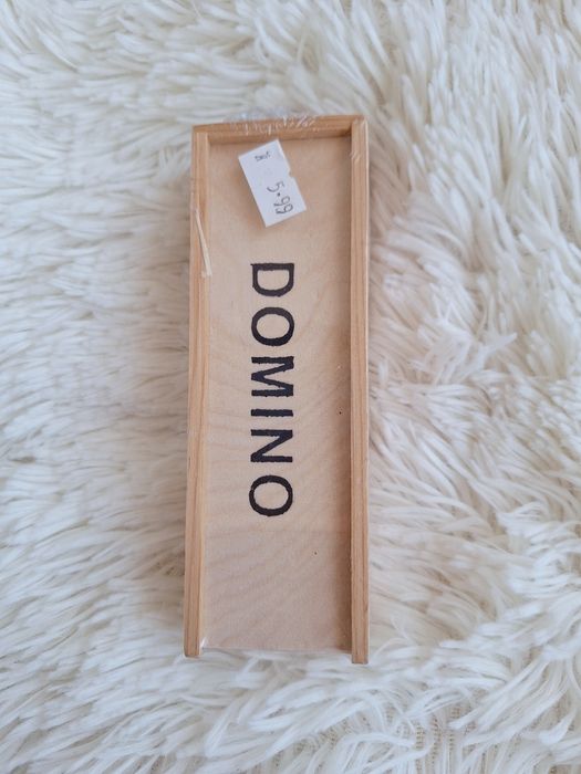 Nowy zestaw Domino w drewnianym pudełku